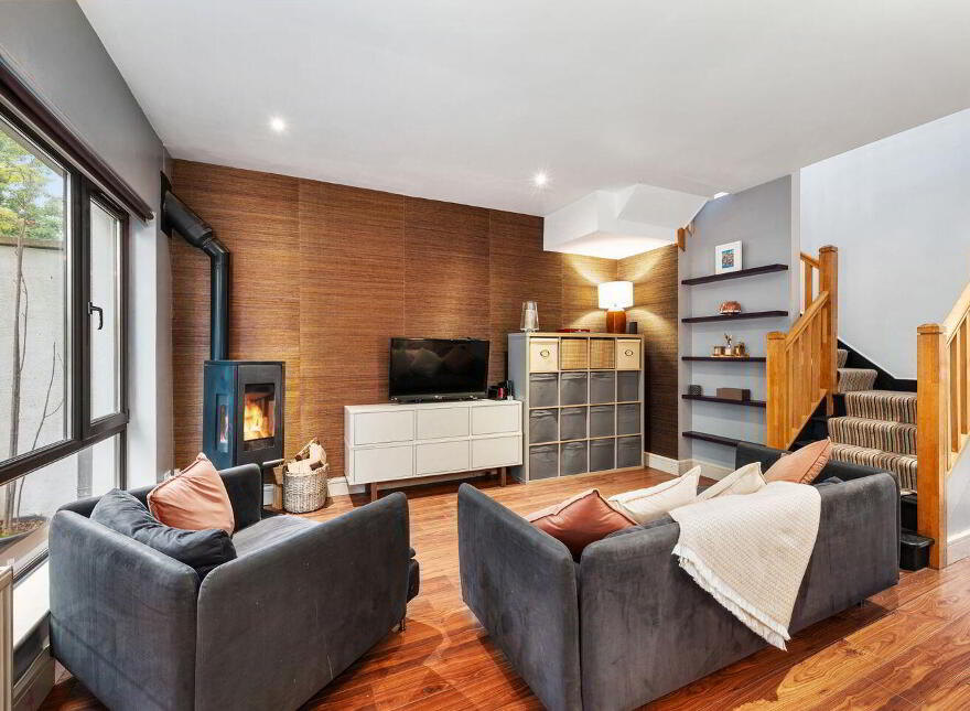 8 The Courtyard, Woodville, Glanmire, T45FX01