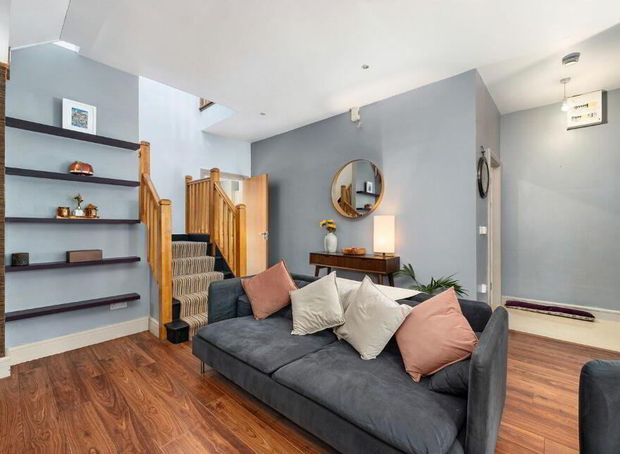 8 The Courtyard, Woodville, Glanmire, T45FX01