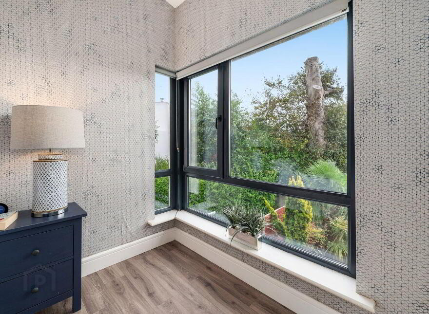 8 The Courtyard, Woodville, Glanmire, T45FX01