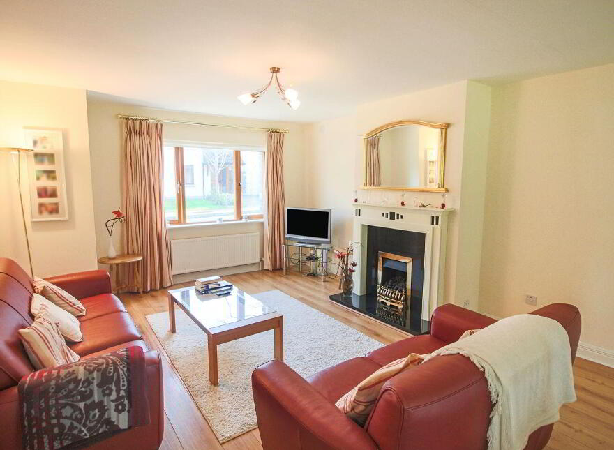 20 Earl Court, Lough Rynn, Mohill, N41E3H4