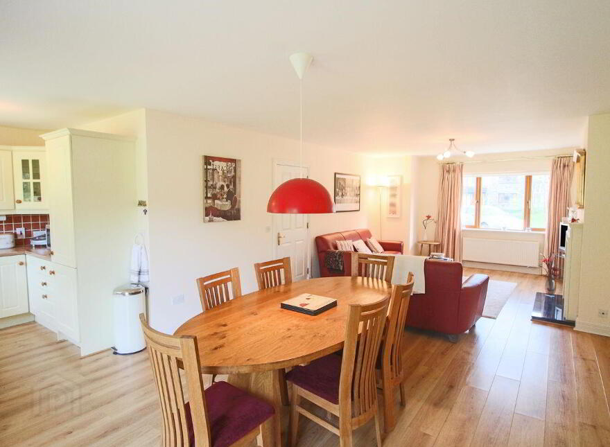 20 Earl Court, Lough Rynn, Mohill, N41E3H4