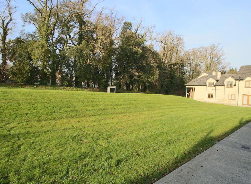 20 Earl Court, Lough Rynn, Mohill, N41E3H4