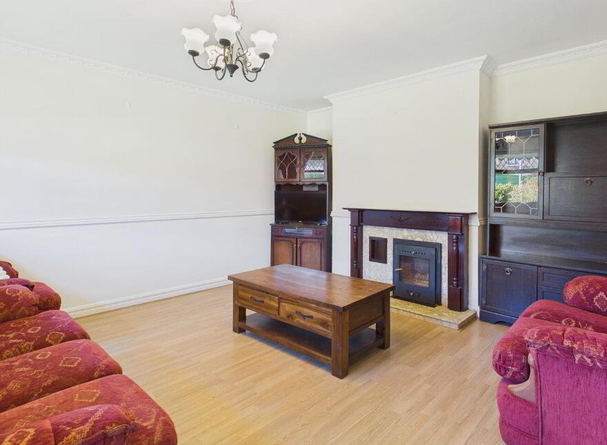 16 Hawthorn Crescent, Ballinasloe, H53WK19