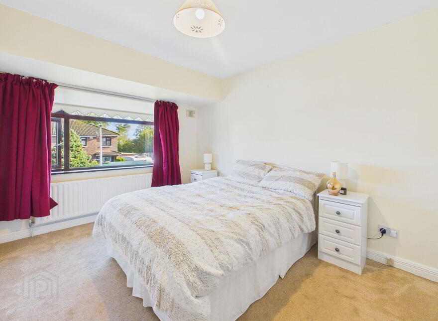 16 Hawthorn Crescent, Ballinasloe, H53WK19