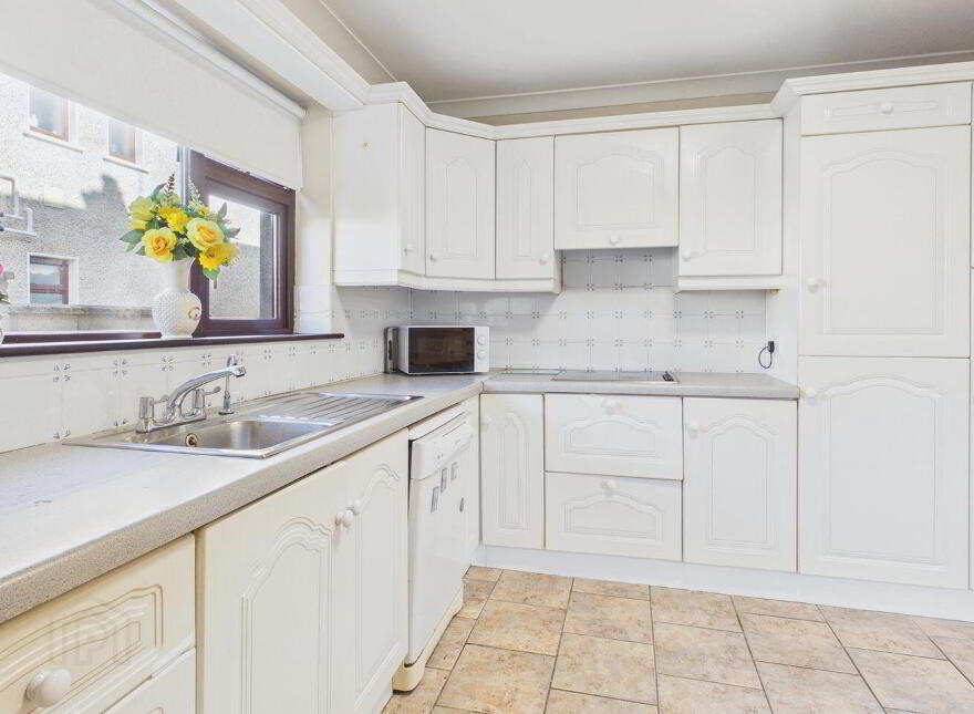16 Hawthorn Crescent, Ballinasloe, H53WK19