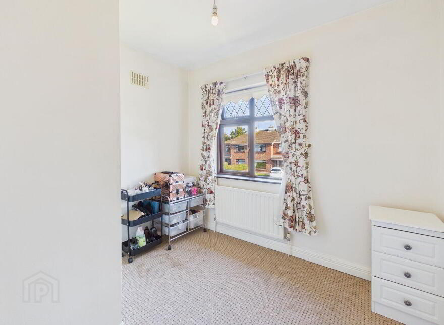 16 Hawthorn Crescent, Ballinasloe, H53WK19