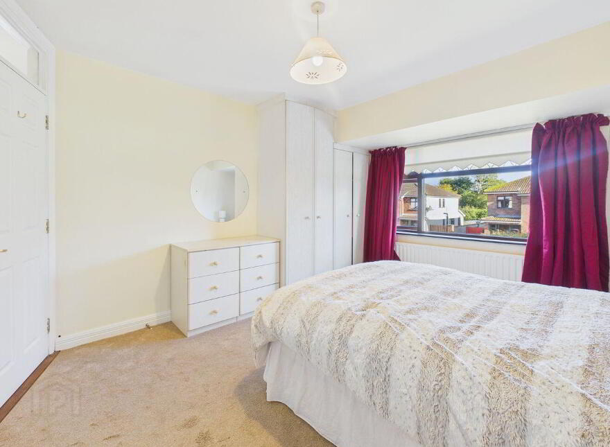 16 Hawthorn Crescent, Ballinasloe, H53WK19