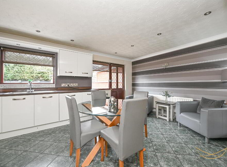 99 Clare Heights, Ballyclare, BT39 9SB