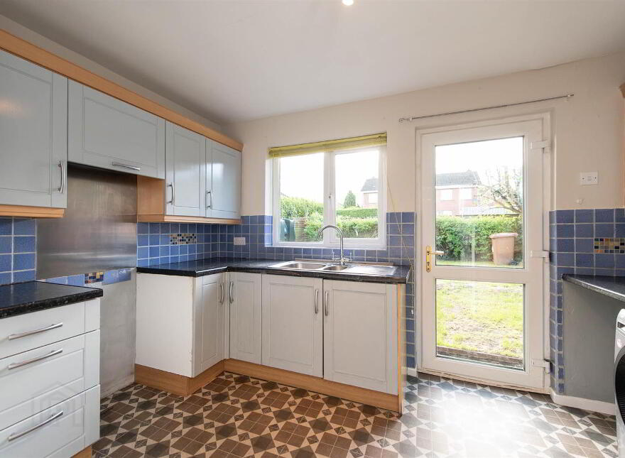 6 Muskett Gardens, Carryduff, Belfast, BT8 8QW