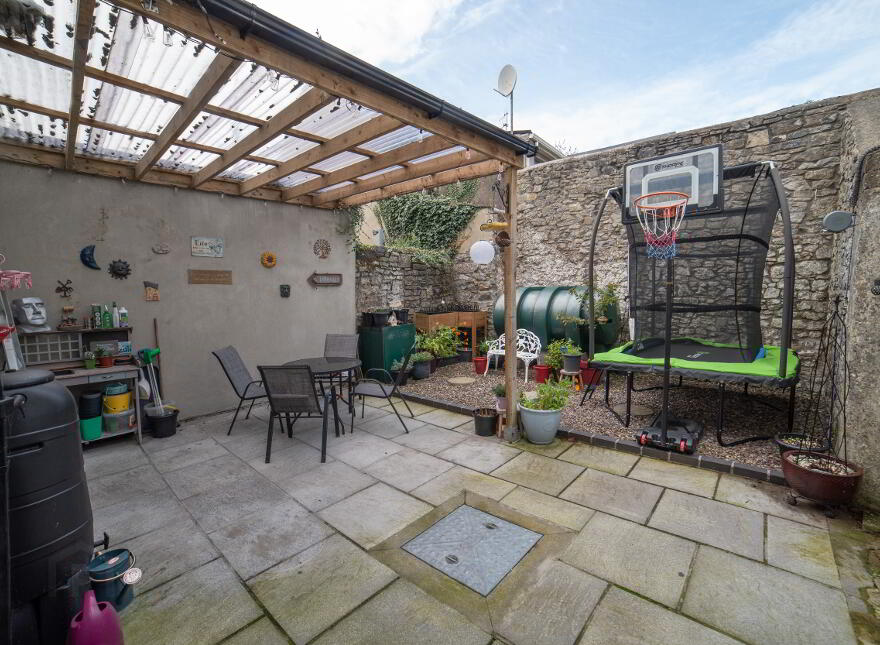 Tara House, Main Street, Doneraile, P51NF8X