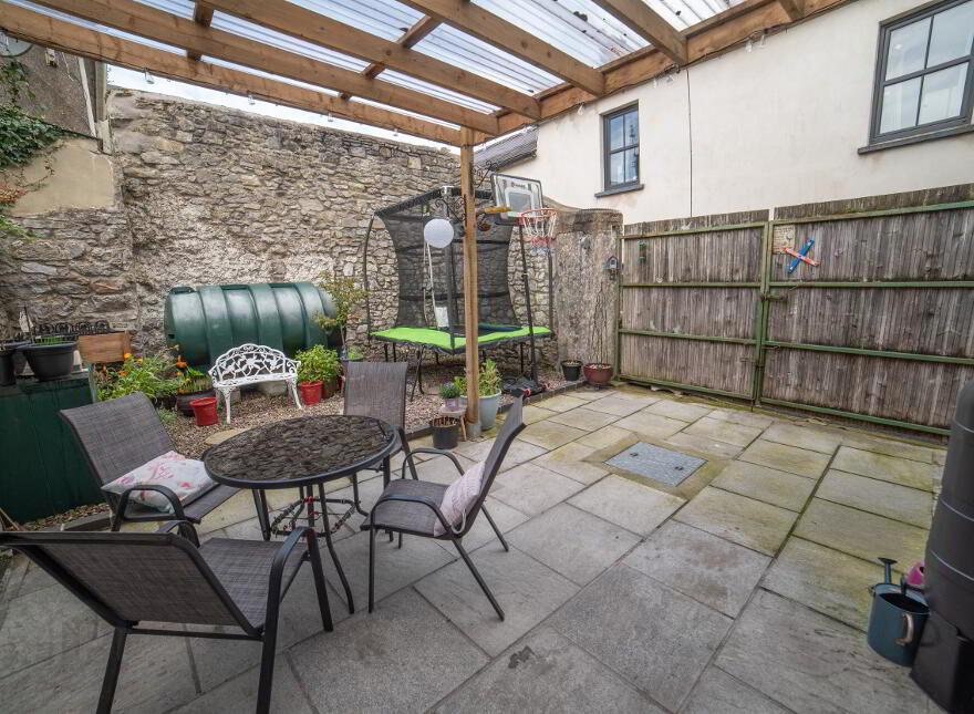 Tara House, Main Street, Doneraile, P51NF8X