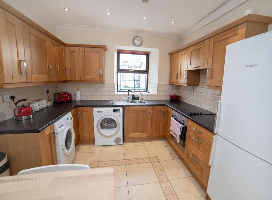 Tara House, Main Street, Doneraile, P51NF8X