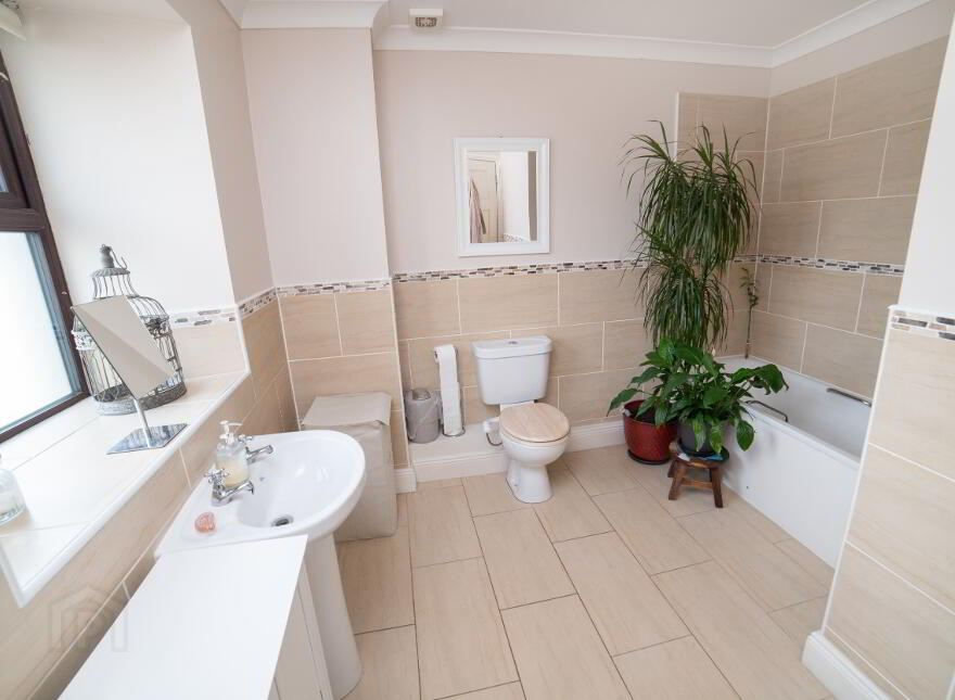 Tara House, Main Street, Doneraile, P51NF8X