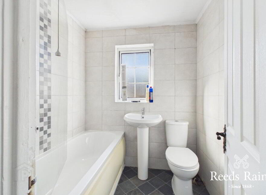 14 Inchmarnock Drive, Dundonald, Belfast, BT16 2ND