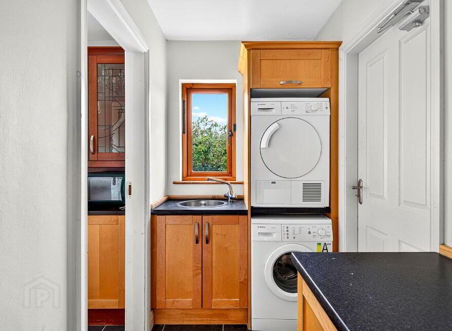 1 Sheena, Charleville Road, Tullamore, R35F991