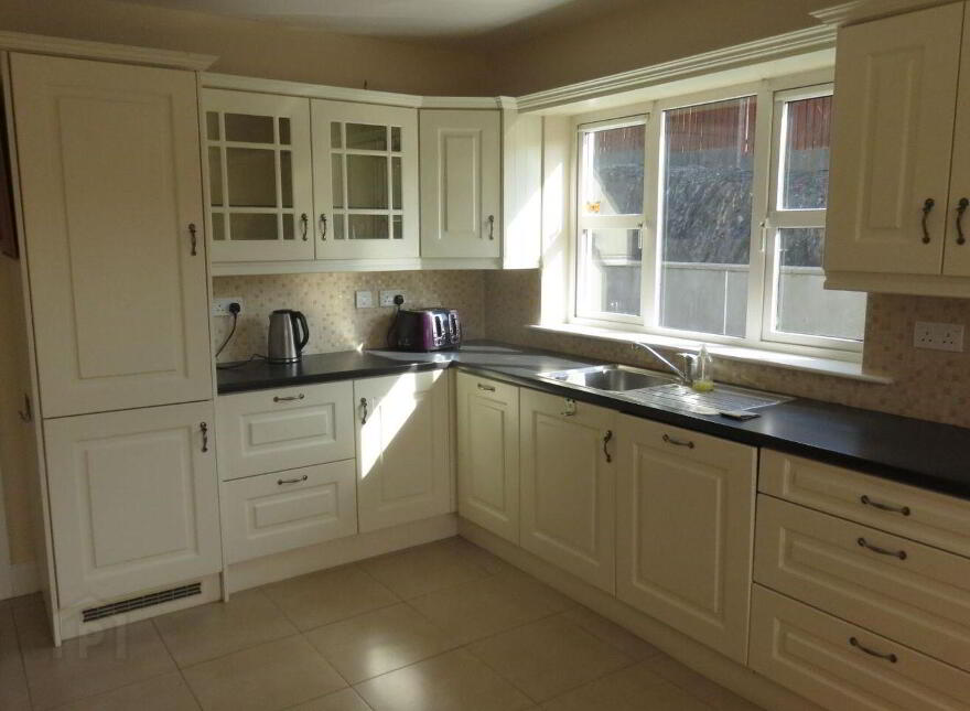 12 Woodview Heights, Connonagh, Connonagh, P81E028