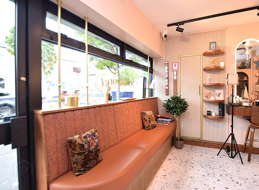 37 Bloomfield Avenue, Belfast, BT5 5AA
