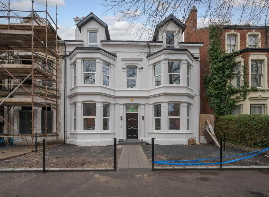 Apt 7, 35 Wellington Park, Belfast, BT9 6DN