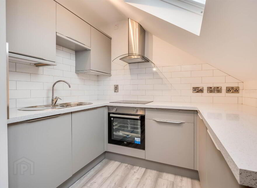 Apt 7, 35 Wellington Park, Belfast, BT9 6DN