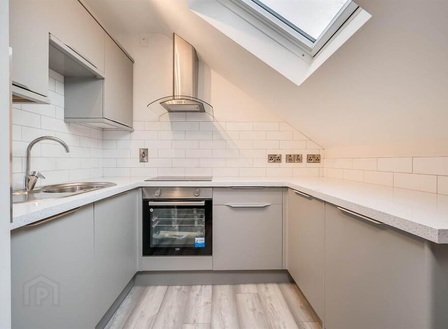 Apt 7, 35 Wellington Park, Belfast, BT9 6DN