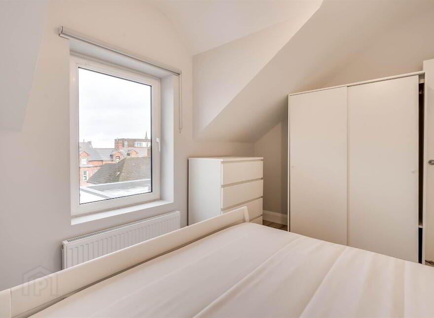 Apt 7, 35 Wellington Park, Belfast, BT9 6DN
