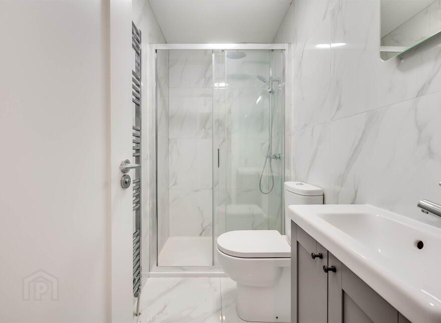 Apt 7, 35 Wellington Park, Belfast, BT9 6DN