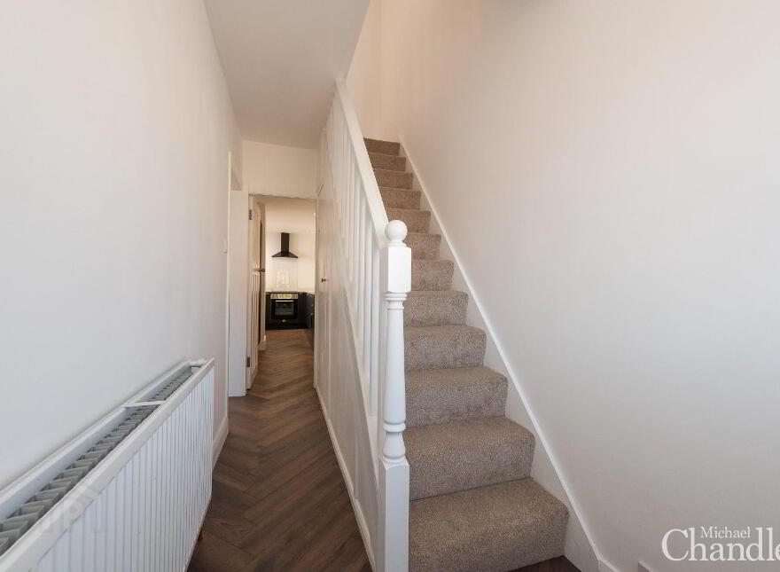 83 Ravenhill Gardens, Belfast, BT6 8GQ