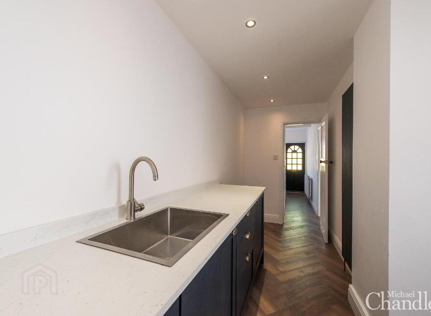 83 Ravenhill Gardens, Belfast, BT6 8GQ