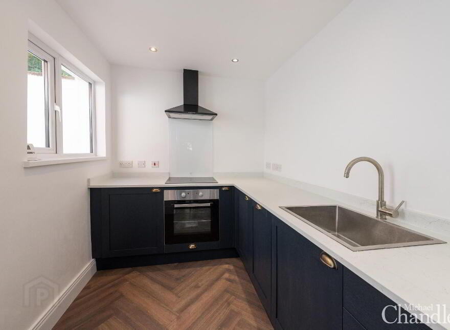 83 Ravenhill Gardens, Belfast, BT6 8GQ