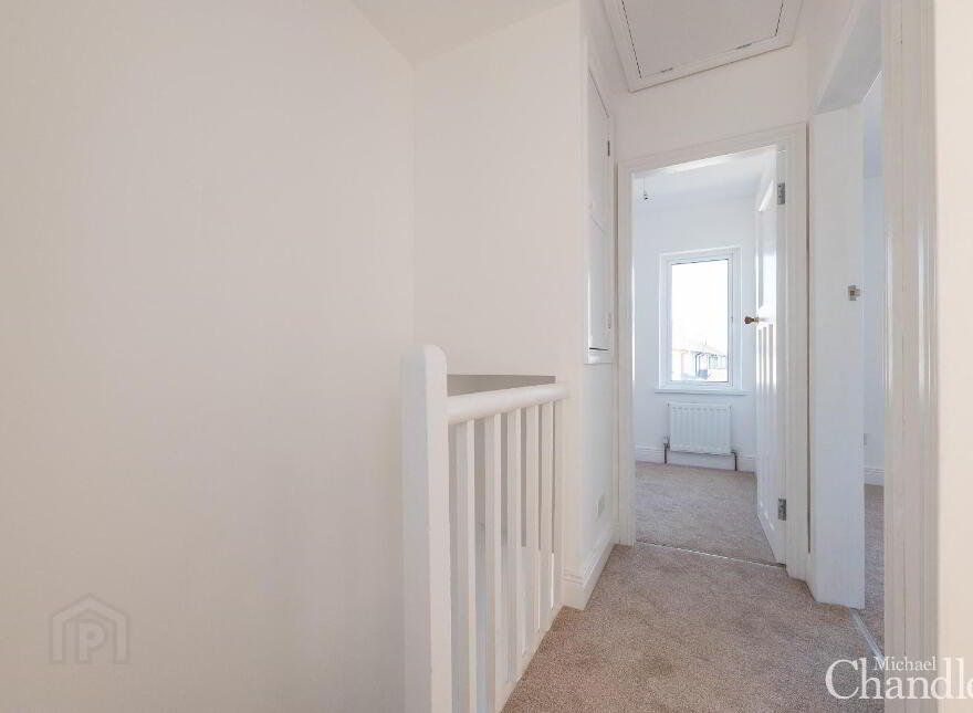 83 Ravenhill Gardens, Belfast, BT6 8GQ