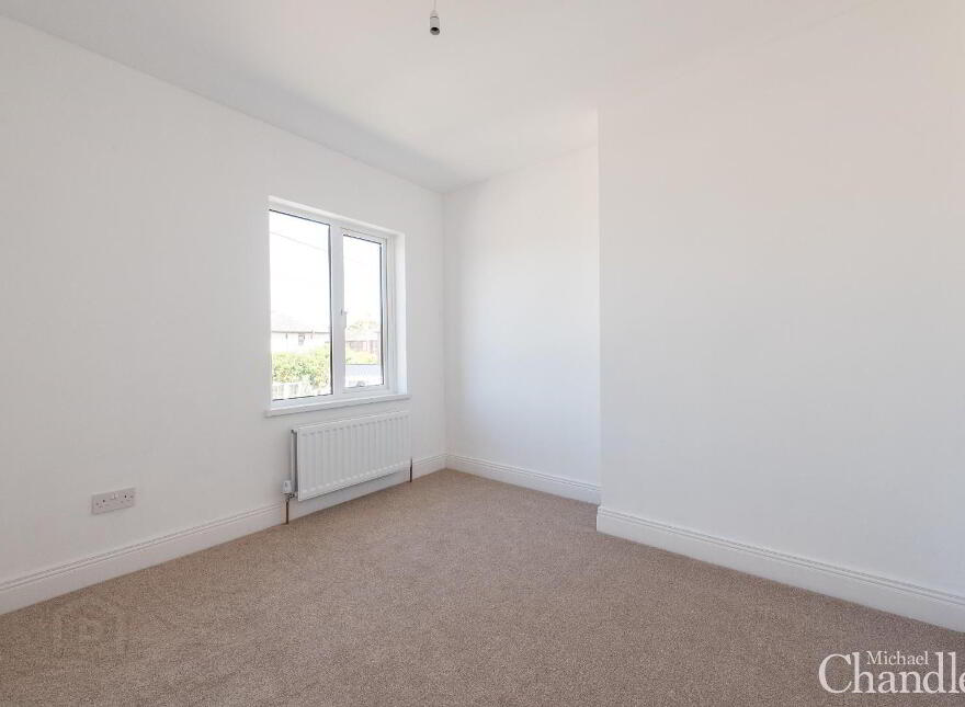 83 Ravenhill Gardens, Belfast, BT6 8GQ