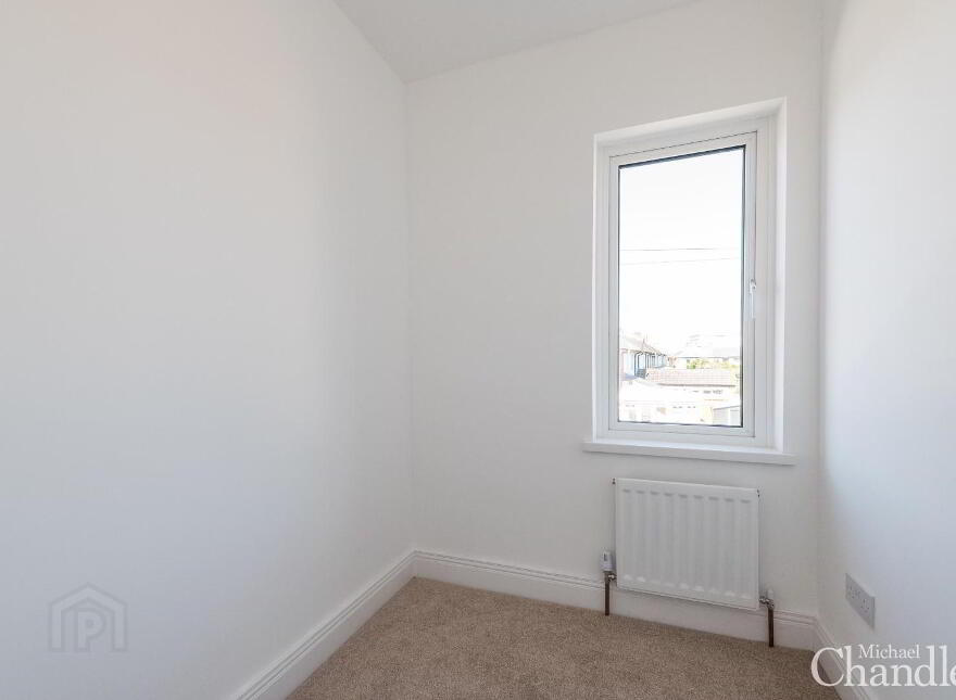 83 Ravenhill Gardens, Belfast, BT6 8GQ