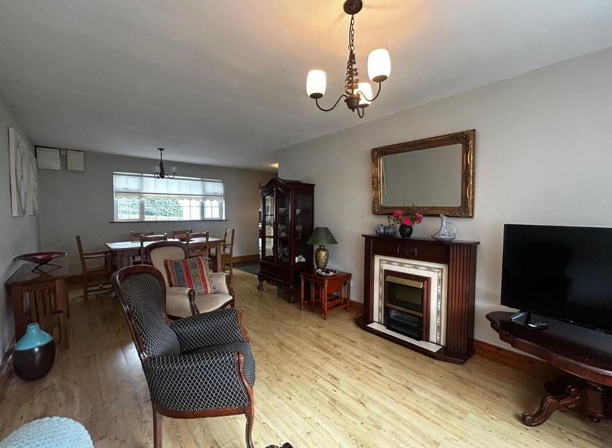 Ardlee, 7 Deerpark Gardens, Cashel, E25HY11