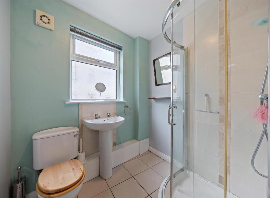 20 Dormans Court, Railway Street, Donaghadee, BT21 0JL