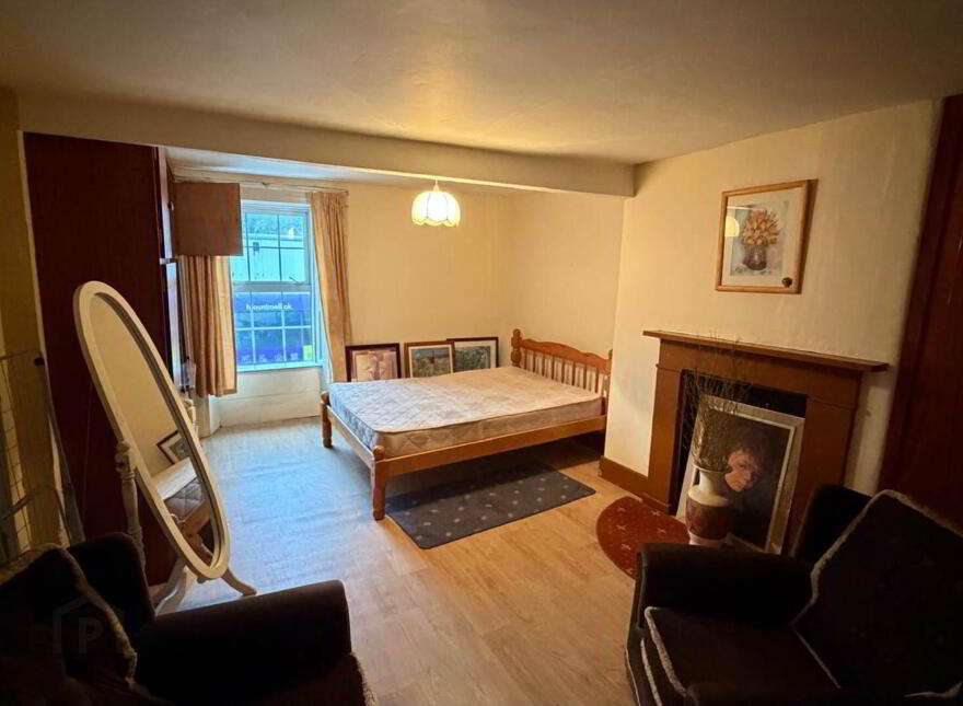Townhouse, Parnell Street, Mountmellick, R32D377