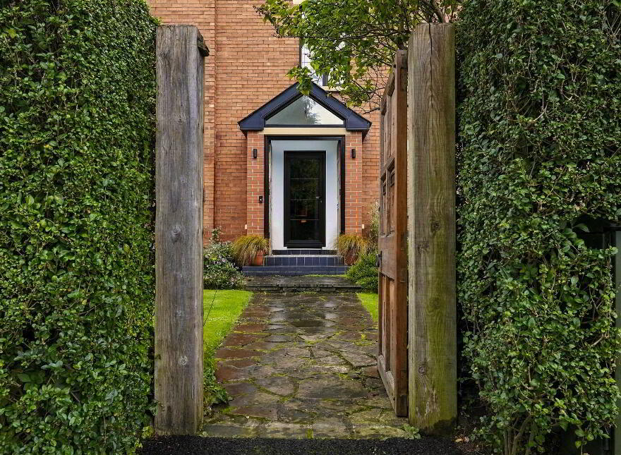 497 Upper Newtownards Road, Belfast, BT4 3LL