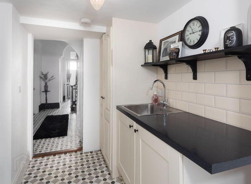 13 Westbourne Place, Cobh, P24Y199