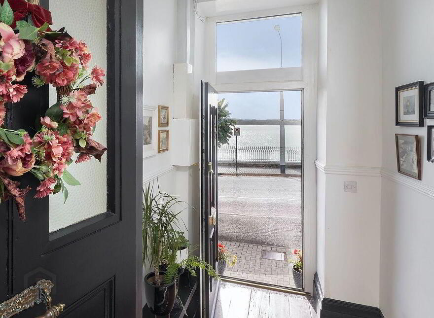 13 Westbourne Place, Cobh, P24Y199