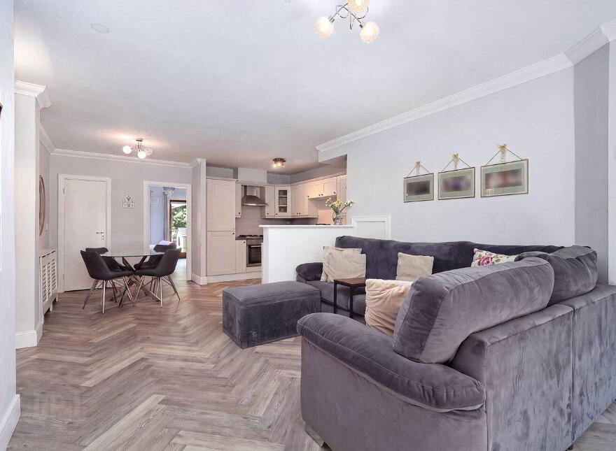 1 Knockmaree, Lucan Road, Chapelizod, Chapelizod, D20