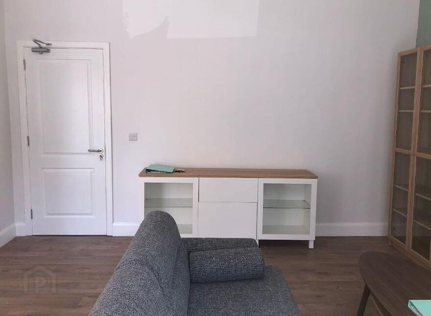Flat 1, 10 The Mall, Waterford City Centre, Waterford City Centre, X91VCR6