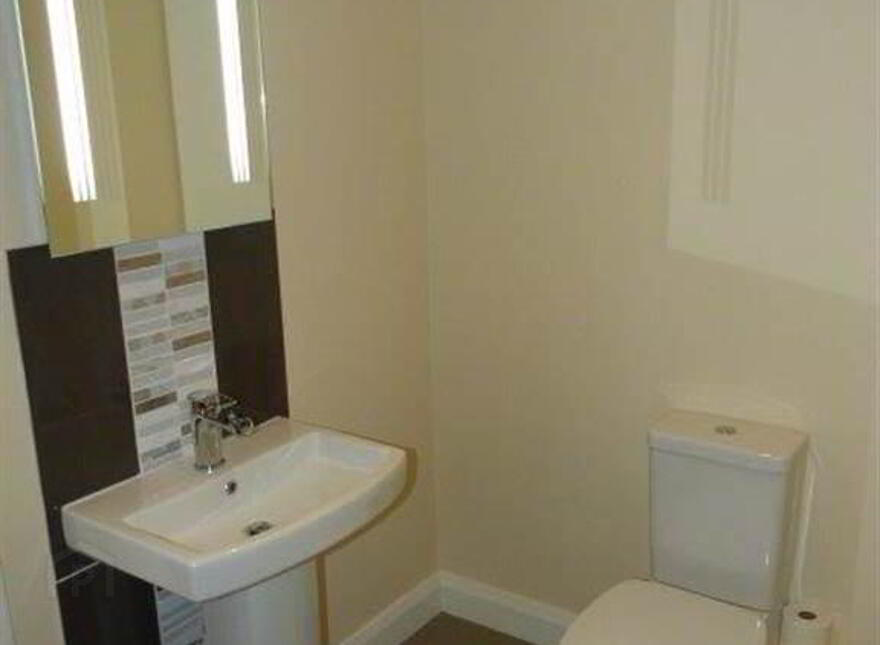 Apt 2, 223a Belmont Road, Belfast, BT4 2AH