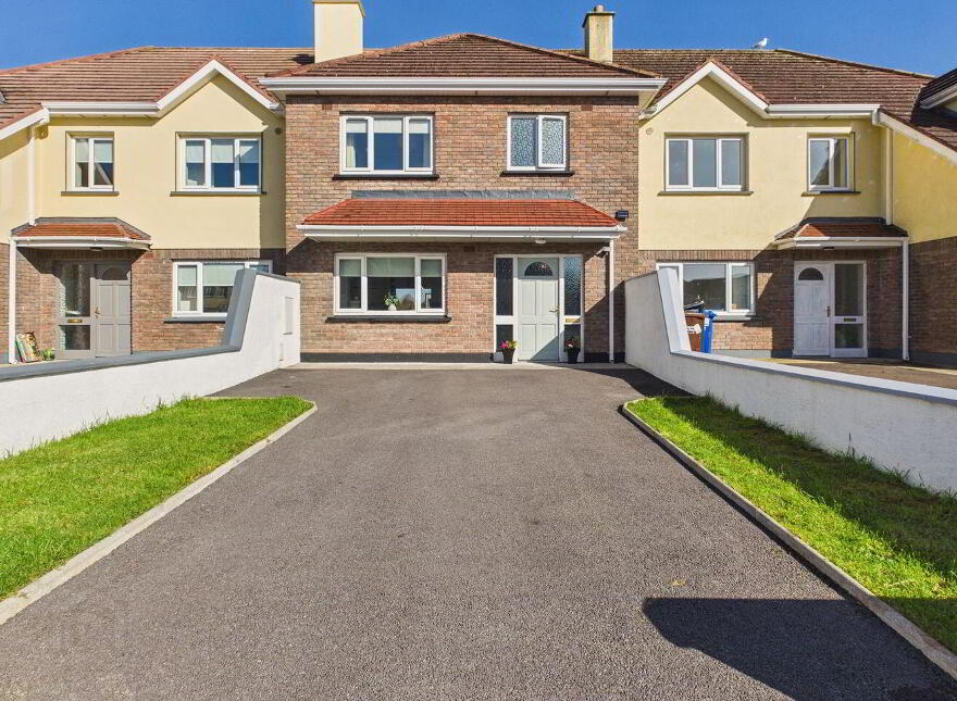 22 Abbeyfield, Ballaghaderreen, F45HK29