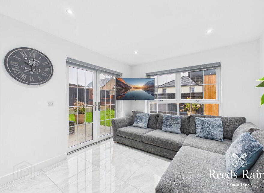 11 Bashford Park Close, Carrickfergus, BT38 7FQ