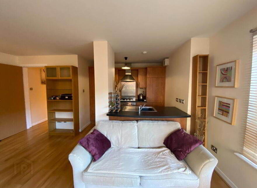 10 Salamander Court, Leith, Edinburgh, EH6 7JP