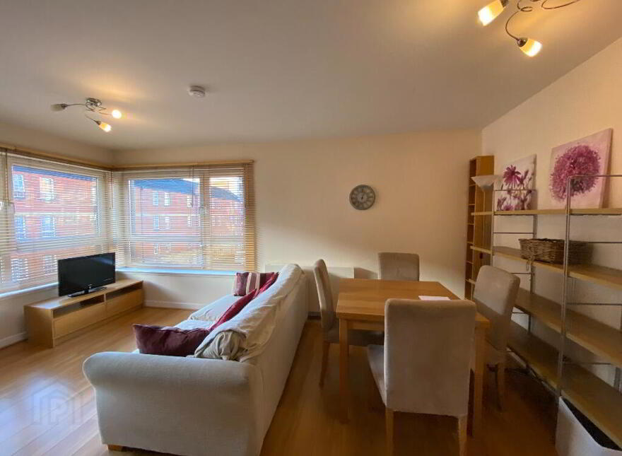 10 Salamander Court, Leith, Edinburgh, EH6 7JP