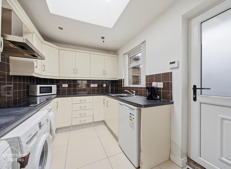 76 Upper Waterloo Road, Larne, BT40 1HB