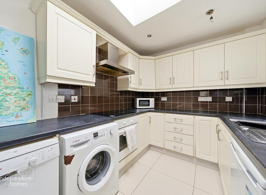 76 Upper Waterloo Road, Larne, BT40 1HB