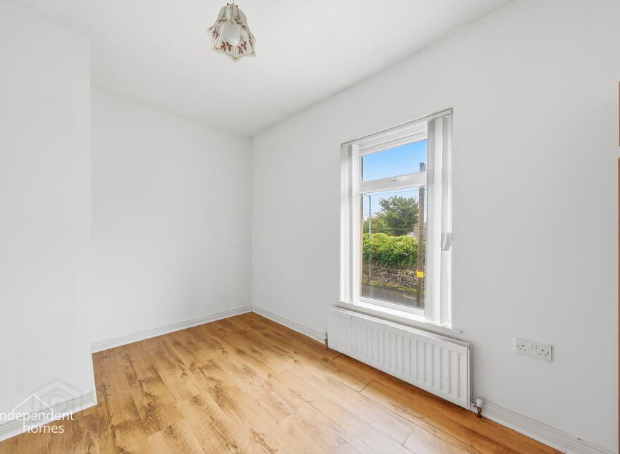 76 Upper Waterloo Road, Larne, BT40 1HB