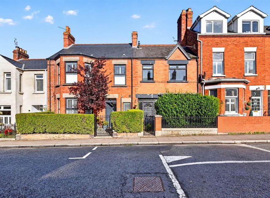 92 Downshire Road, Holywood, BT18 9LY