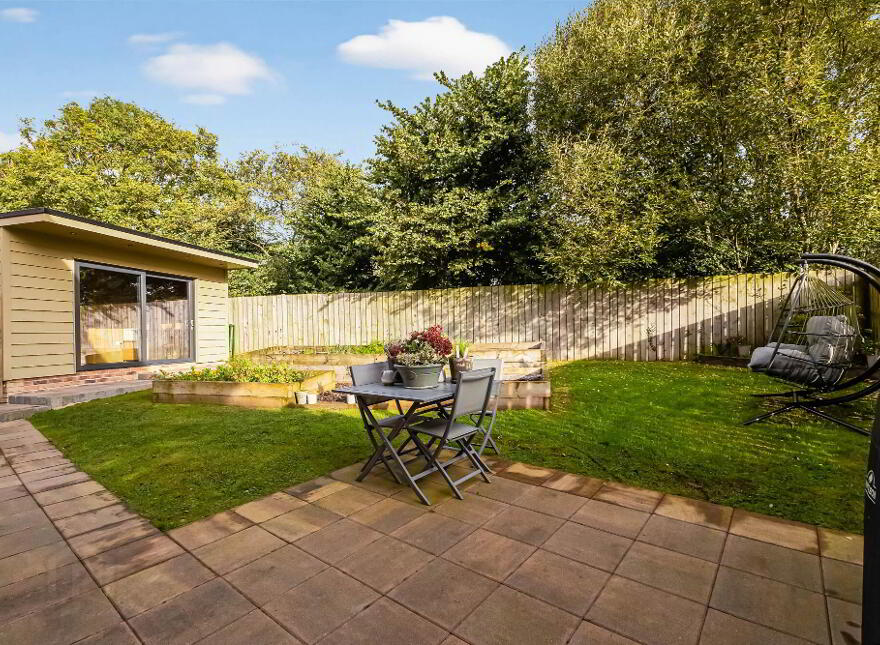 27 Wellington Park View, Maghaberry, Lisburn, BT67 0XS